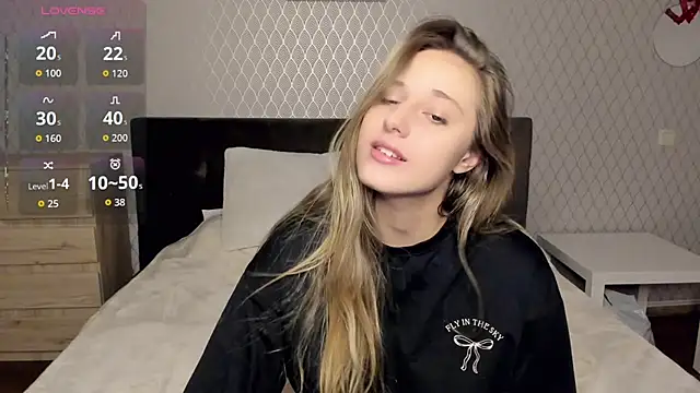 blondyriss online show from October 8, 6:30 pm