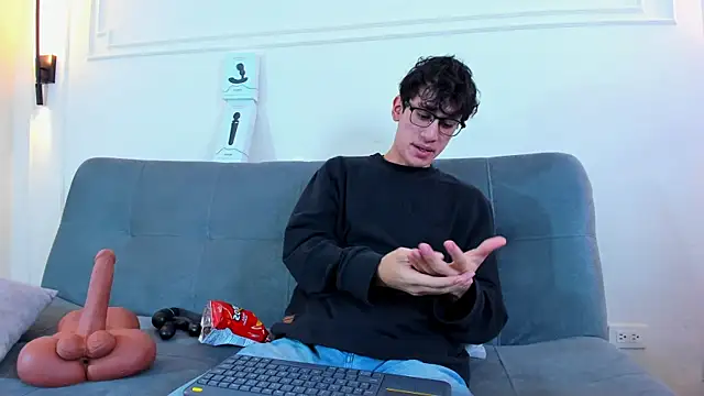 Cum hunters online show from December 14, 3:13 am