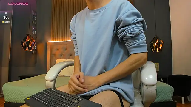 Snapshot of Cum_hunters chatting on October 9, 3:40 am Cum hunters online show from October 9, 3:40 am