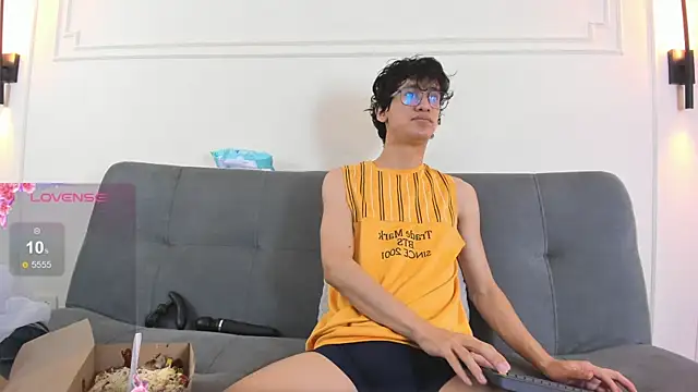 Snapshot of Cum_hunters chatting on July 2, 3:23 am Cum hunters online show from July 2, 3:23 am
