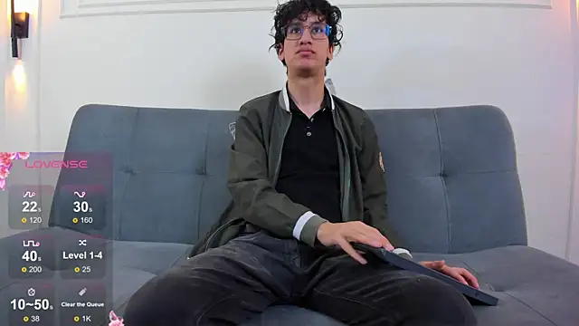 Snapshot of Cum_hunters chatting on June 25, 3:15 am Cum hunters online show from June 25, 3:15 am