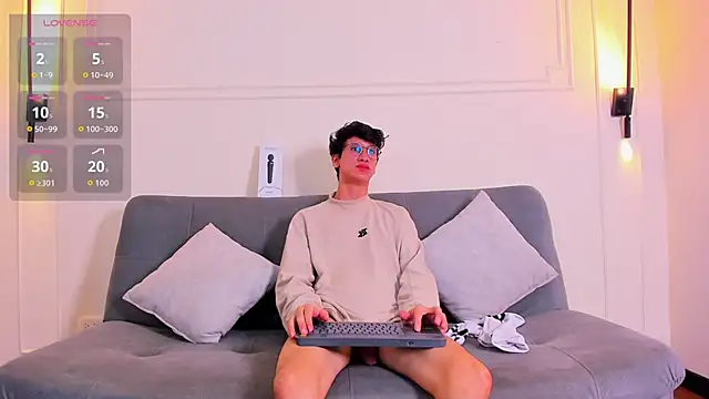 Snapshot of Cum_hunters chatting on October 14, 3:40 am Cum hunters online show from October 14, 3:40 am
