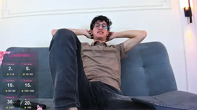 Cum hunters online show from May 31, 3:23 am