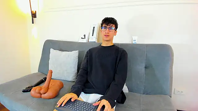 Cum hunters online show from December 3, 3:40 am