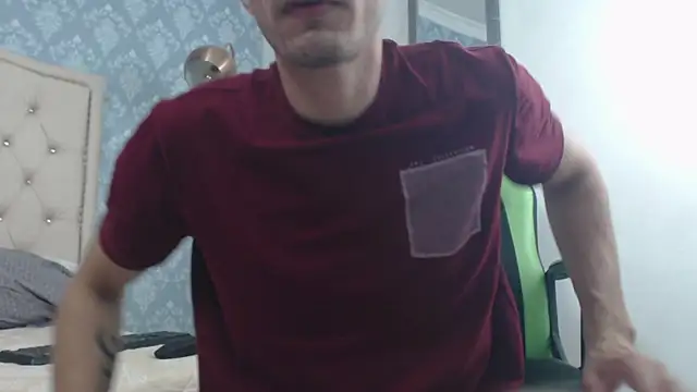 Snapshot of Uzcategui_addams chatting on February 10, 1:33 pm Uzcategui addams online show from February 10, 1:33 pm