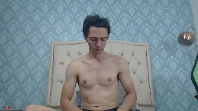 Snapshot of Uzcategui_addams chatting on February 3, 4:41 pm Uzcategui addams online show from February 3, 4:41 pm