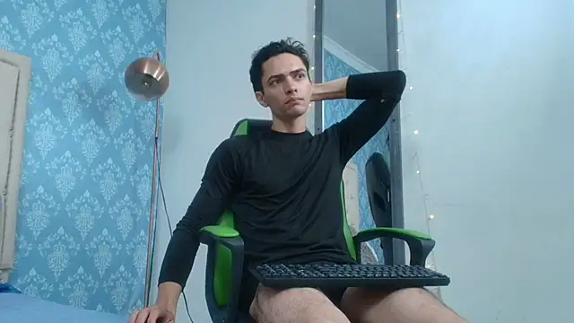 Snapshot of Uzcategui_addams chatting on February 18, 12:49 pm Uzcategui addams online show from February 18, 12:49 pm