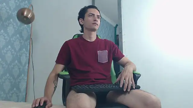 Snapshot of Uzcategui_addams chatting on January 31, 12:29 pm Uzcategui addams online show from January 31, 12:29 pm