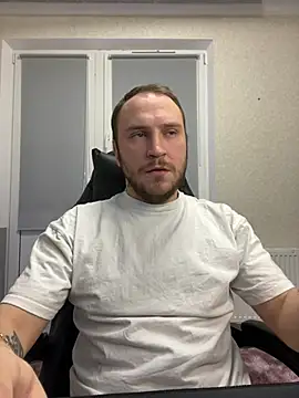 Snapshot of _XxX-XxX_ chatting on March 1, 9:26 pm XxX-XxX online show from March 1, 9:26 pm