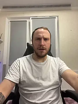 Snapshot of _XxX-XxX_ chatting on March 1, 3:32 am XxX-XxX online show from March 1, 3:32 am