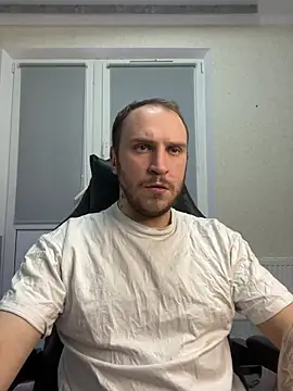 Snapshot of _XxX-XxX_ chatting on February 28, 3:37 am XxX-XxX online show from February 28, 3:37 am