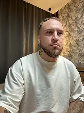 Snapshot of _XxX-XxX_ chatting on October 7, 10:00 pm XxX-XxX online show from October 7, 10:00 pm