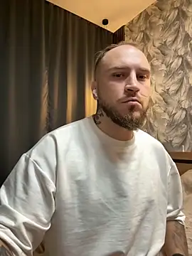 Snapshot of _XxX-XxX_ chatting on October 6, 9:37 pm XxX-XxX online show from October 6, 9:37 pm