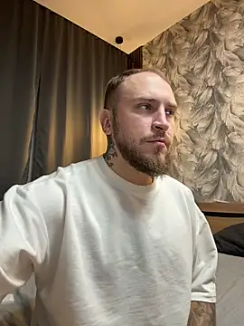 Snapshot of _XxX-XxX_ chatting on October 18, 2:13 am XxX-XxX online show from October 18, 2:13 am