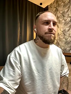 Snapshot of _XxX-XxX_ chatting on October 5, 7:26 pm XxX-XxX online show from October 5, 7:26 pm