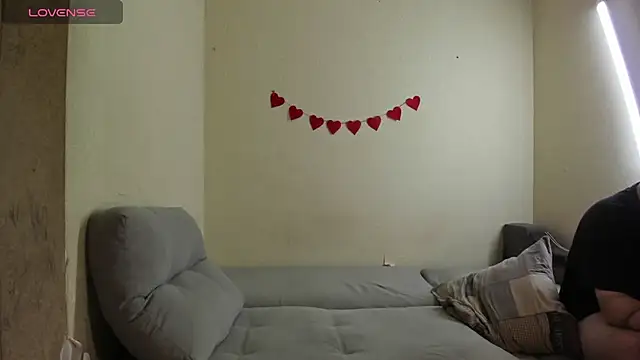 Snapshot of Browni_Kiss chatting on July 13, 5:18 am Browni Kiss online show from July 13, 5:18 am