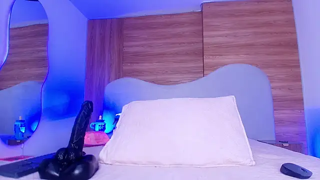 Auroraa miller online show from June 2, 3:06 am