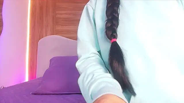 Auroraa miller online show from March 5, 3:14 am