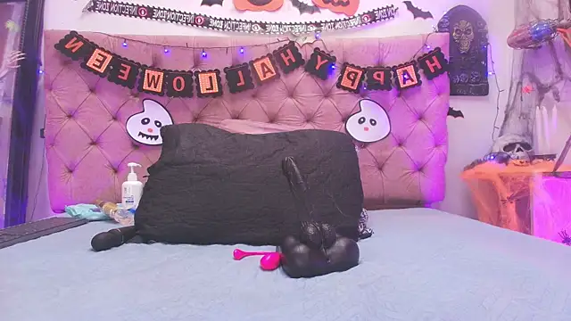 Auroraa miller online show from October 28, 11:53 am