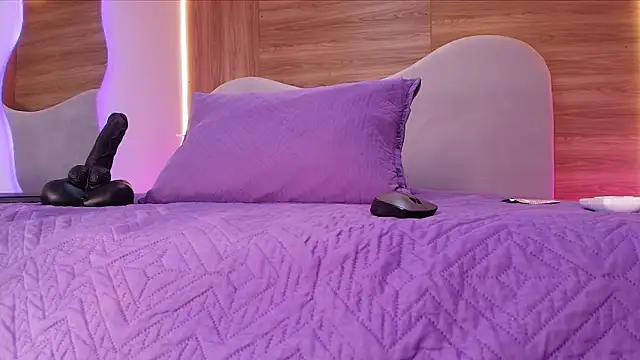 Auroraa miller online show from February 21, 3:08 am