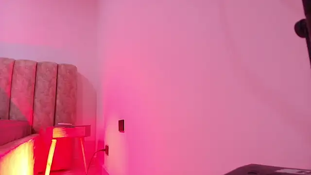 Auroraa miller online show from November 12, 11:58 am