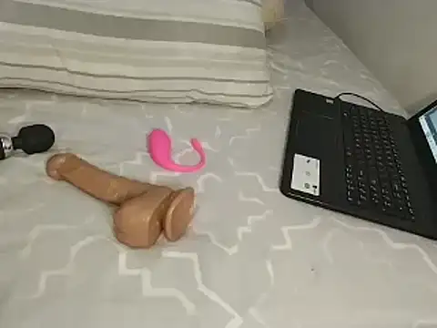 Snapshot of Chandy012 chatting on November 2, 1:16 pm Chandy012 online show from November 2, 1:16 pm