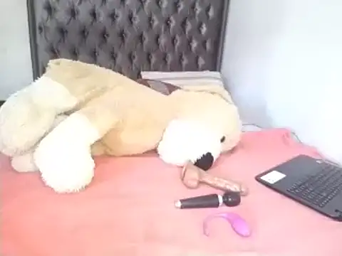 Chandy012 online show from April 10, 2:35 pm