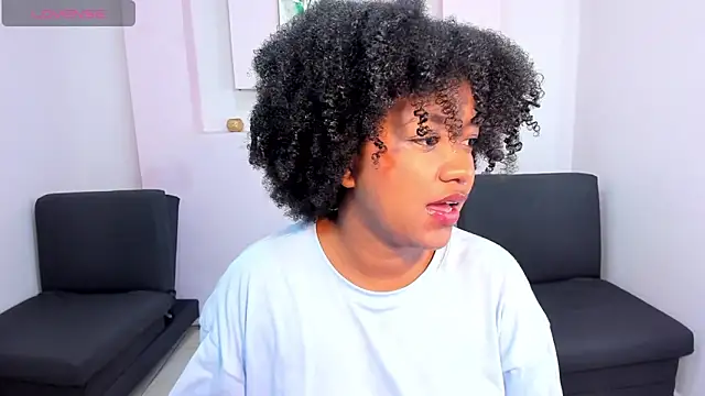 AishaHil online show from January 31, 11:56 am