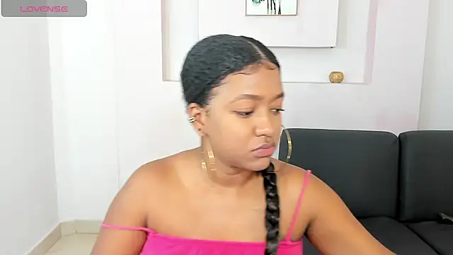 AishaHil online show from February 1, 11:53 am