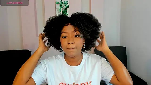 AishaHil online show from January 28, 11:49 am