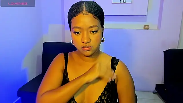 AishaHil online show from February 2, 12:02 pm