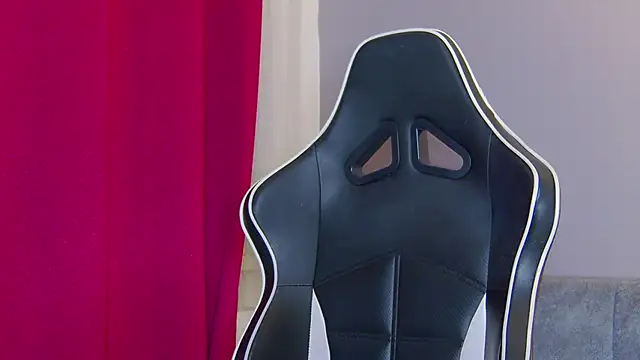 Snapshot of Eva_Lovvia_ chatting on February 11, 10:39 pm Eva Lovvia  online show from February 11, 10:39 pm