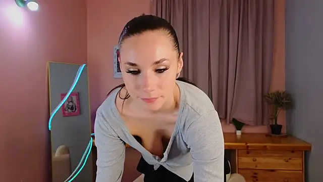 too sexxxy online show from May 17, 3:12 pm