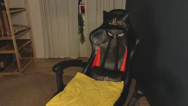 too sexxxy online show from March 12, 5:55 am