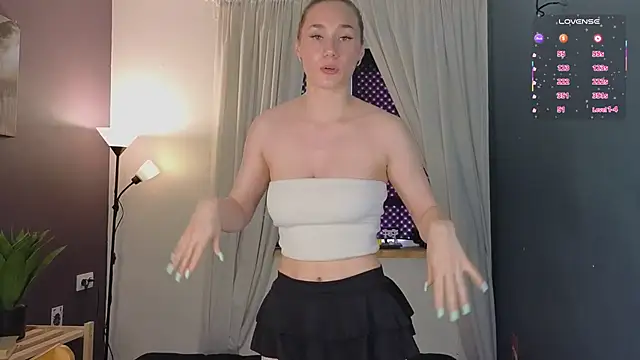 too sexxxy online show from May 25, 11:53 am