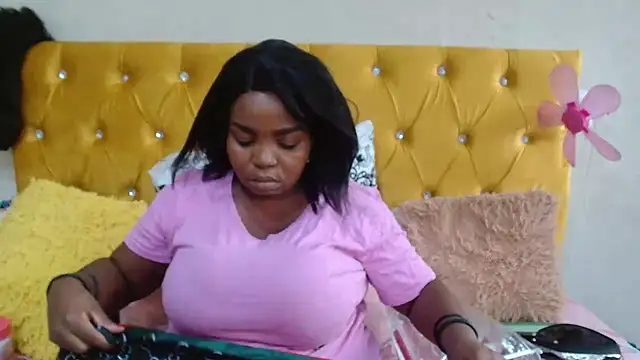 ShySexyBaddie online show from March 17, 11:42 am