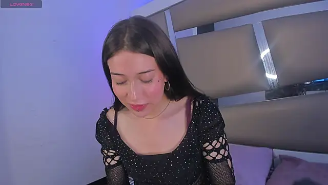 Snapshot of Princess_tokyo chatting on February 6, 3:52 pm Princess tokyo online show from February 6, 3:52 pm