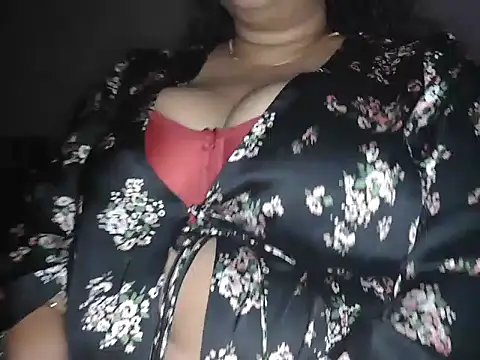 Snapshot of kissingcurvy chatting on October 7, 3:24 pm kissingcurvy online show from October 7, 3:24 pm