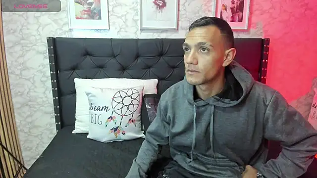 Snapshot of stefany_pablo1 chatting on February 27, 12:34 pm stefany pablo1 online show from February 27, 12:34 pm