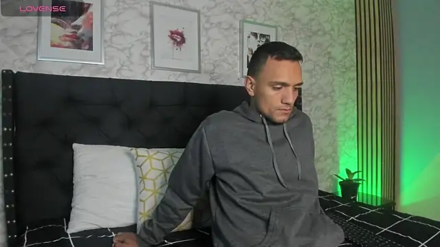 Snapshot of stefany_pablo1 chatting on March 17, 1:29 pm stefany pablo1 online show from March 17, 1:29 pm