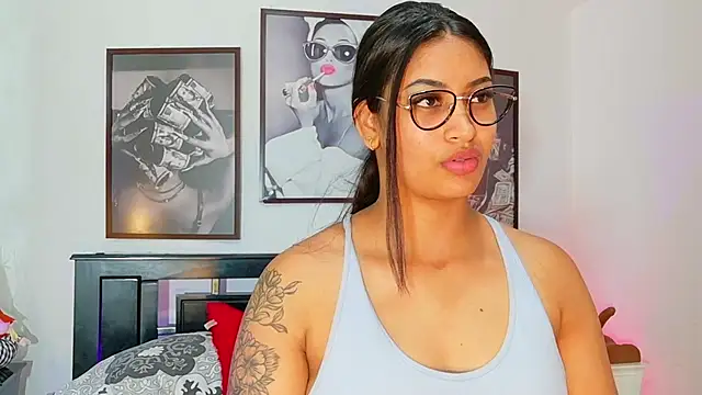 Snapshot of loretahorny chatting on February 18, 1:40 pm loretahorny online show from February 18, 1:40 pm