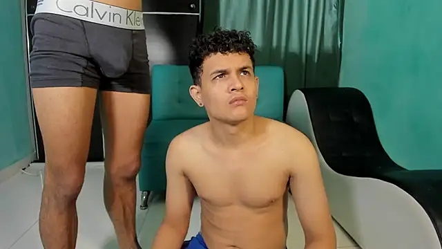 CoupleTwink12 online show from March 19, 7:27 pm