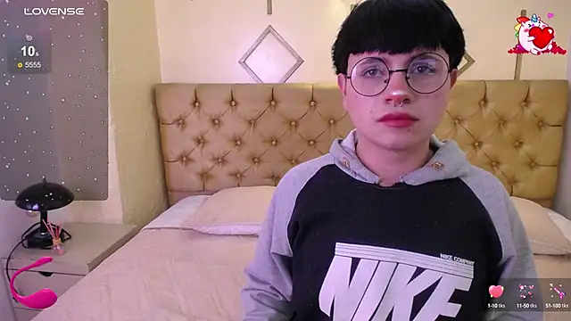 Snapshot of dalmonn_lennoxx chatting on March 14, 7:34 pm dalmonn lennoxx online show from March 14, 7:34 pm