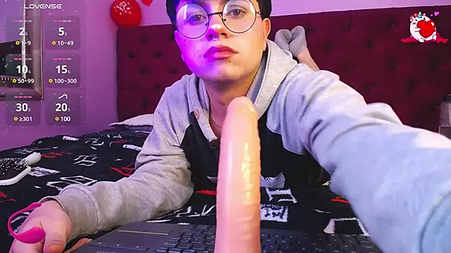 Snapshot of dalmonn_lennoxx chatting on March 10, 11:27 pm dalmonn lennoxx online show from March 10, 11:27 pm