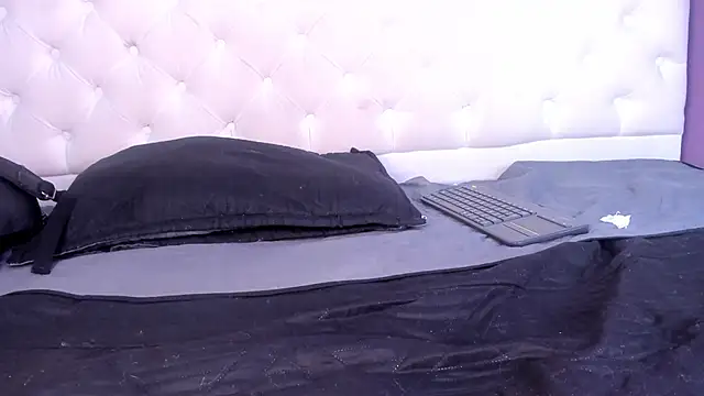 Snapshot of dalmonn_lennoxx chatting on February 9, 9:49 pm dalmonn lennoxx online show from February 9, 9:49 pm