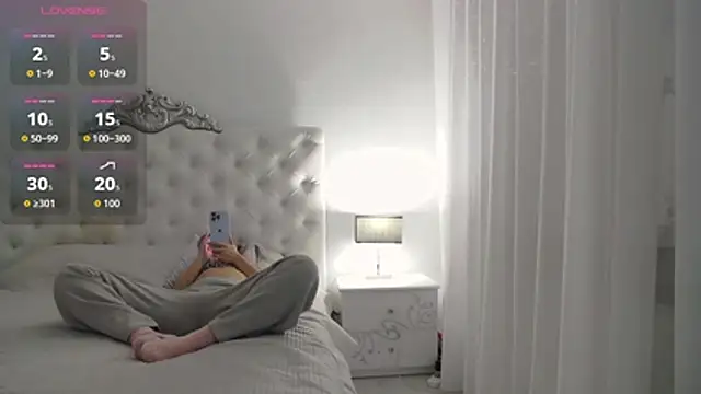 AlysiaBright online show from February 26, 5:02 pm