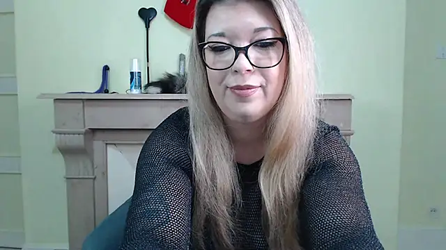 kamilalova online show from April 9, 2:12 pm