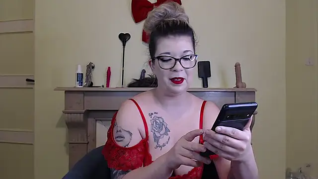 Snapshot of kamilalova chatting on May 12, 4:02 pm kamilalova online show from May 12, 4:02 pm