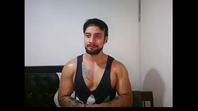 Snapshot of davidcr89 chatting on February 20, 6:26 am davidcr89 online show from February 20, 6:26 am