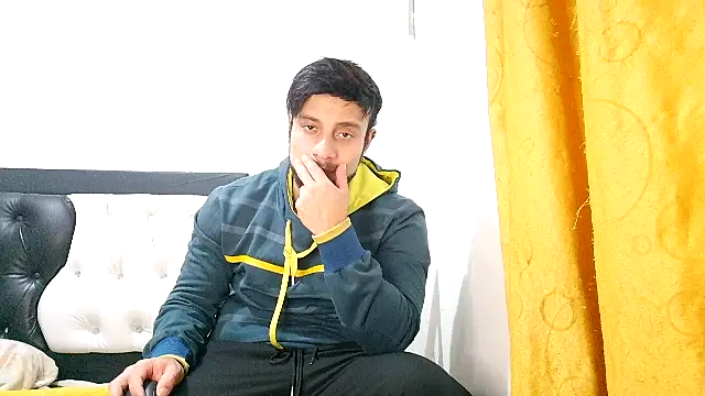 Snapshot of davidcr89 chatting on February 11, 6:46 am davidcr89 online show from February 11, 6:46 am